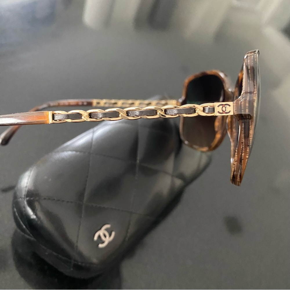 CHANEL Brown Gradient Oversized Square Sunglasses - Picture 4 of 15